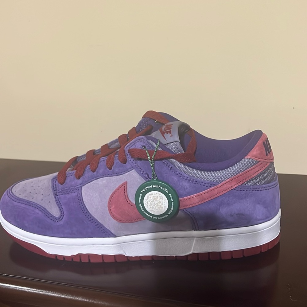 Brand New: Nike Dunks Low (plum and red)